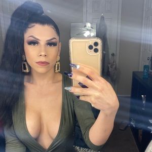 Meet your Posher, Leticia